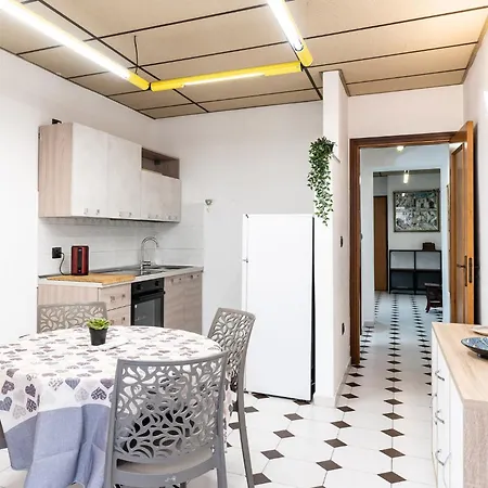 Classic Style Duplex By Wonderful Italy Бари